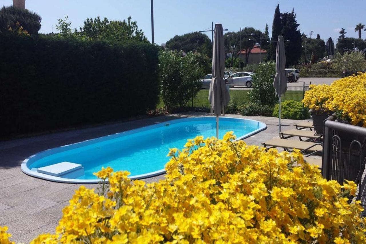 Riviera Palace Residence Loano Exterior photo