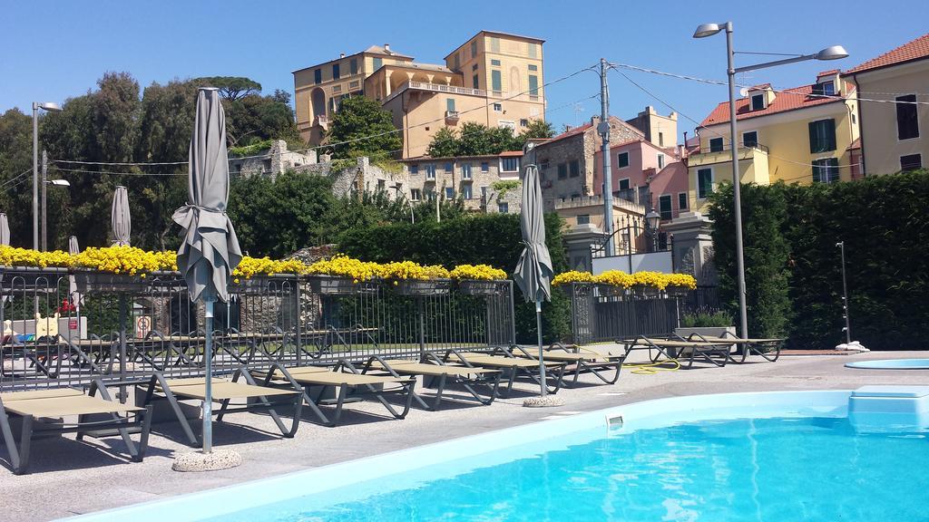 Riviera Palace Residence Loano Exterior photo